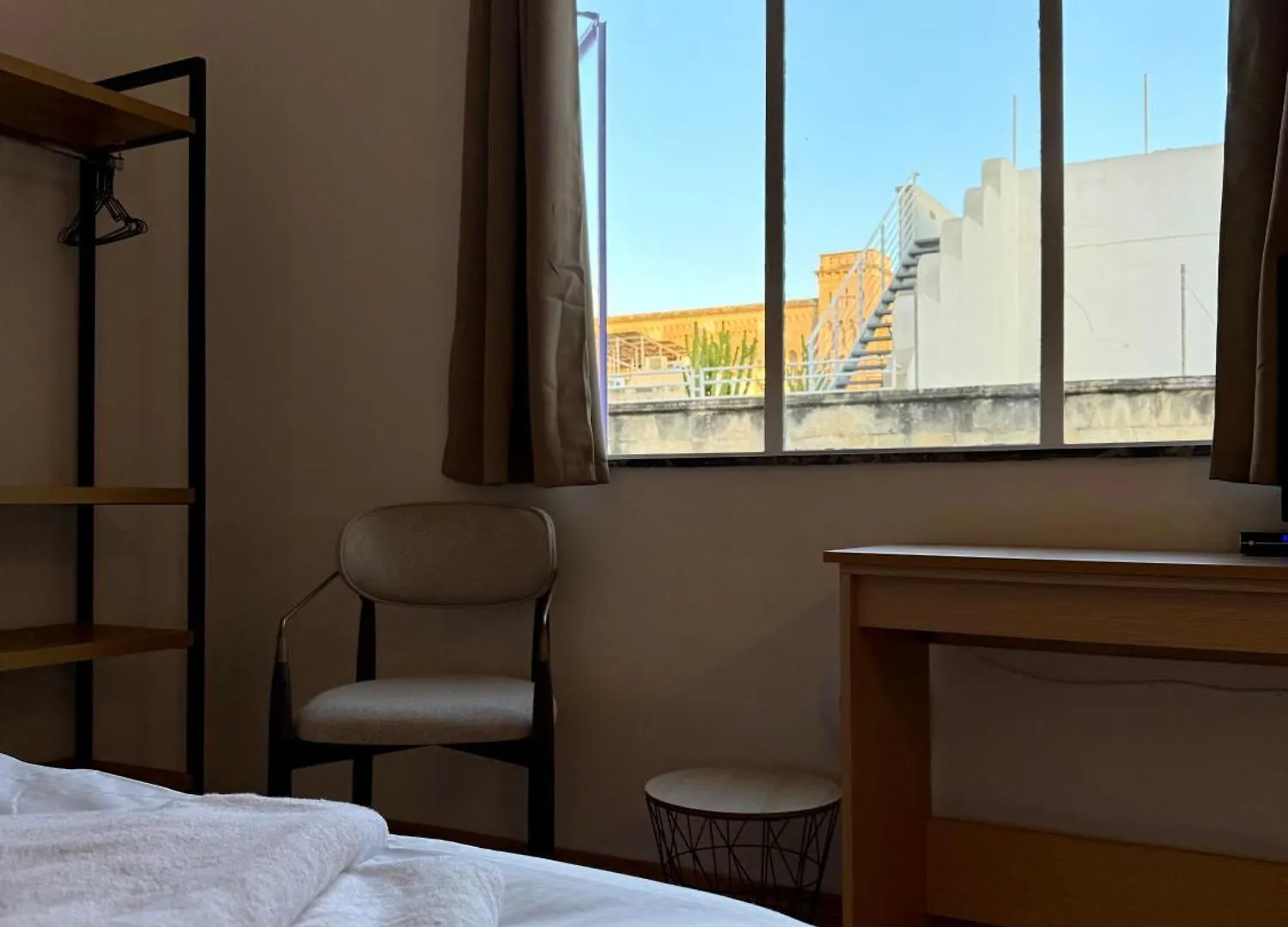 Hostal People & Places Sliema