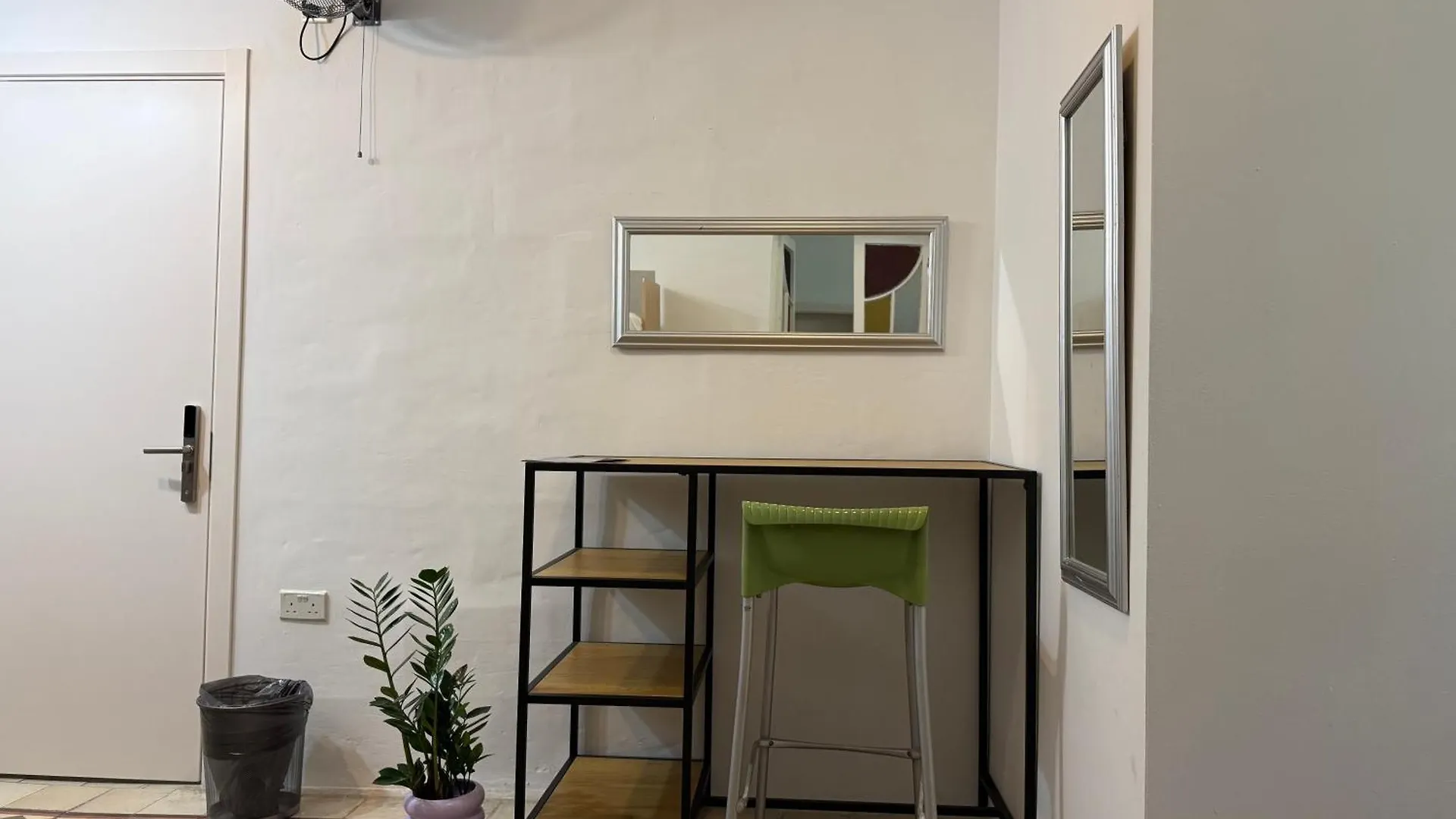 People & Places Sliema Hostal