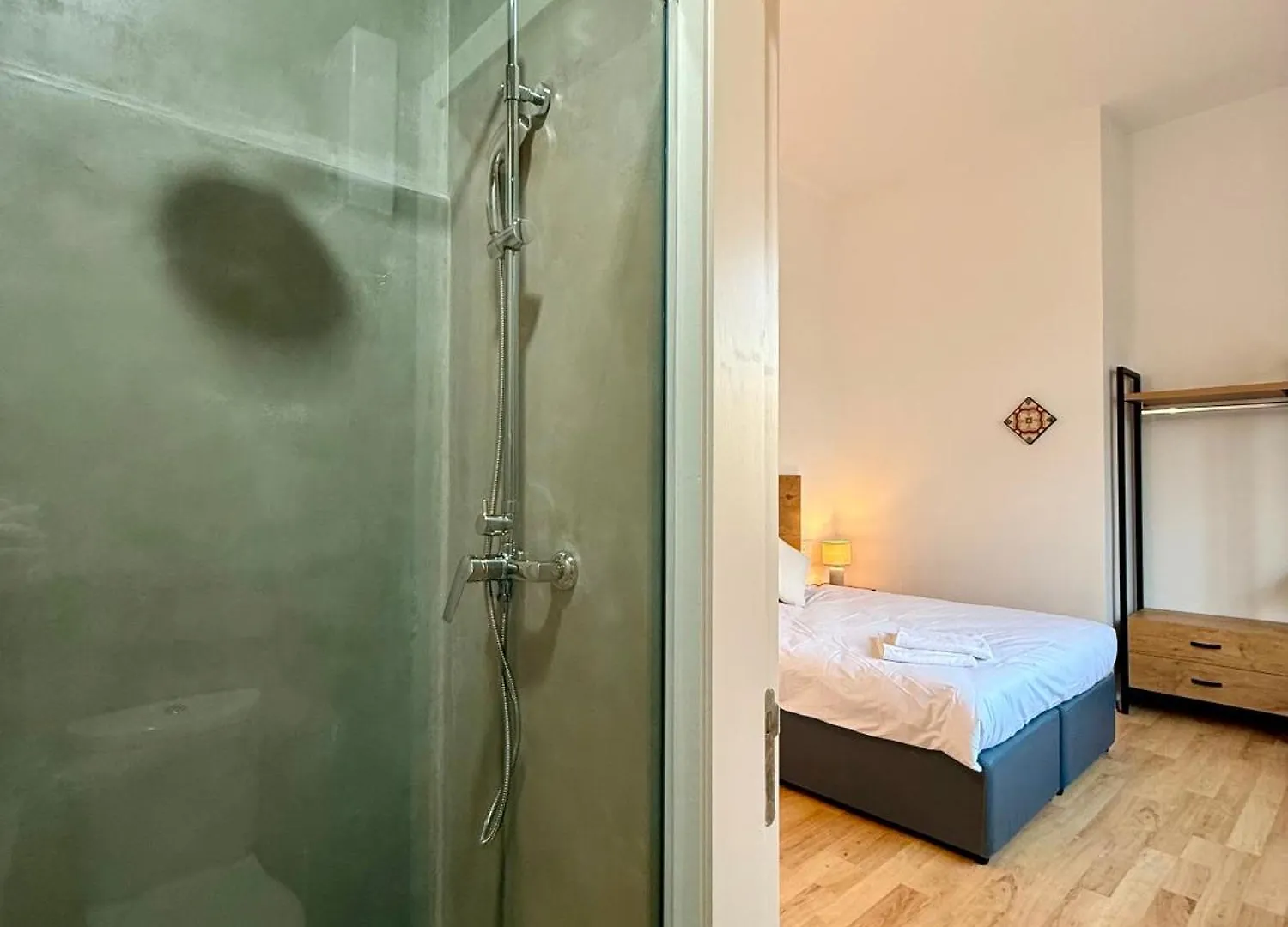 People & Places Sliema Hostal