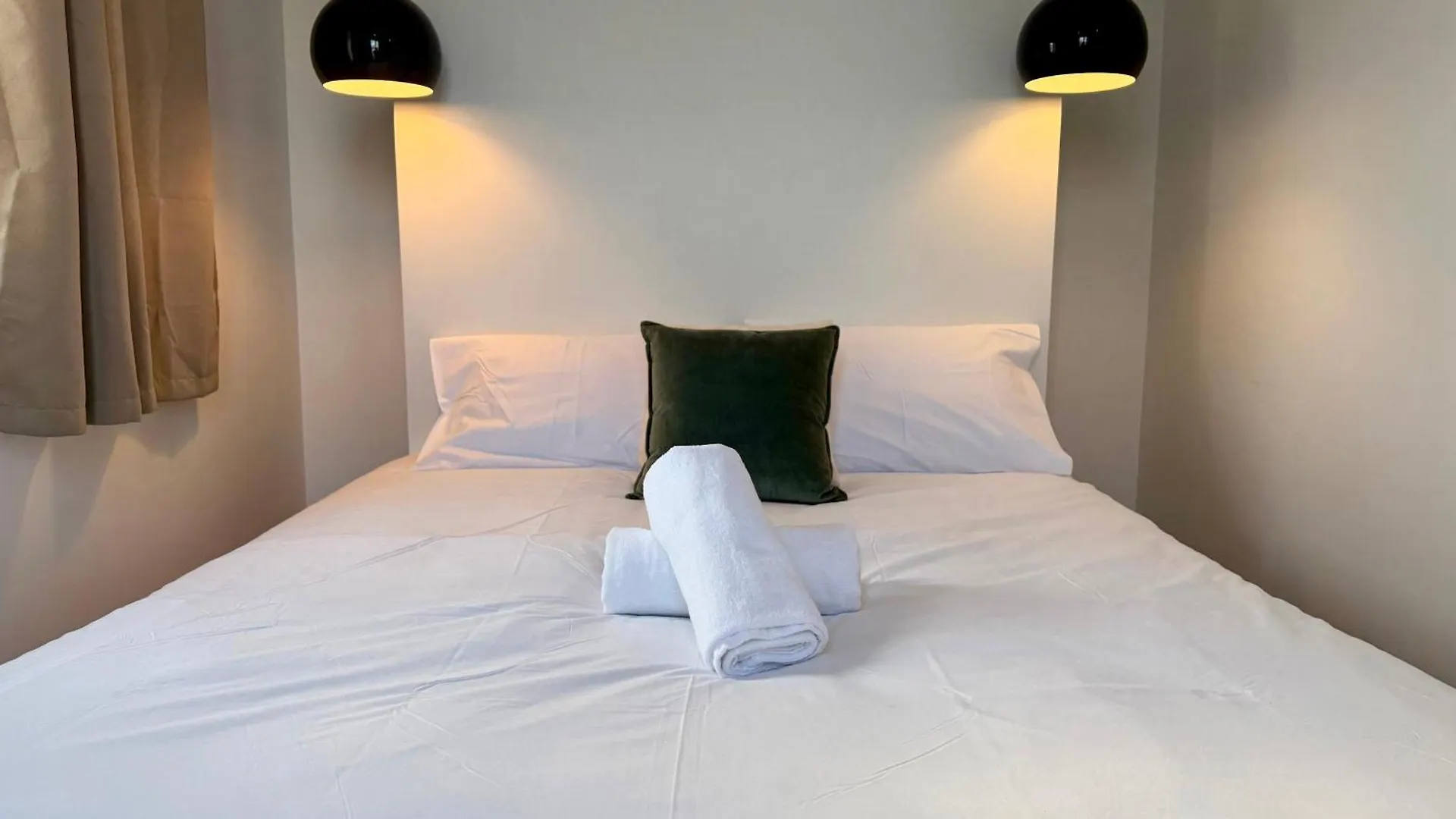 Hostal People & Places Sliema
