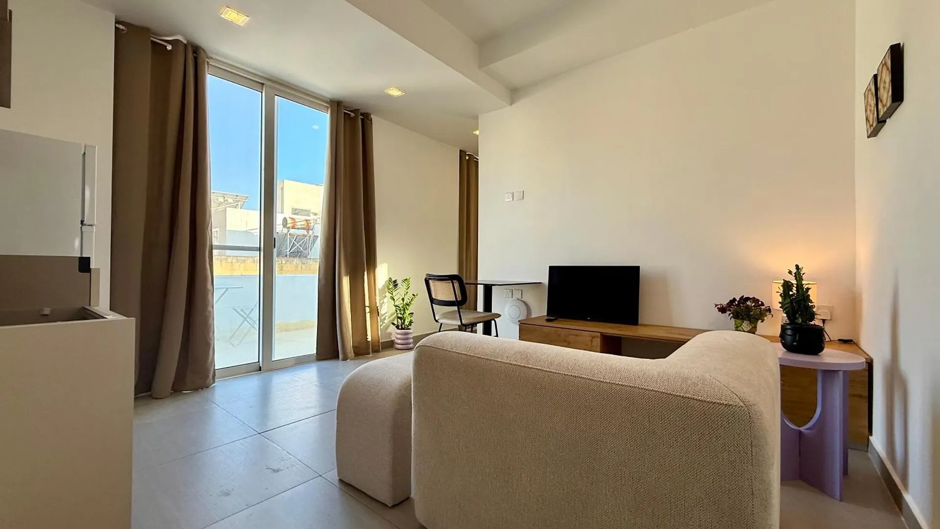 Hostal People & Places Sliema Malta