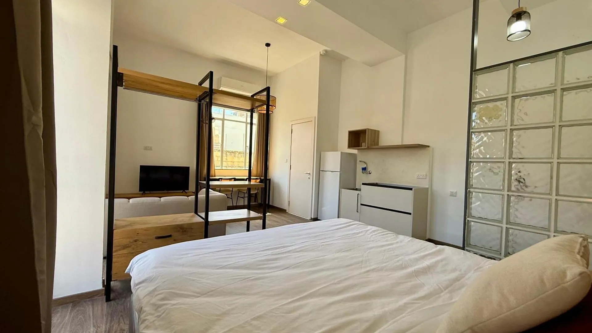 Hostal People & Places Sliema