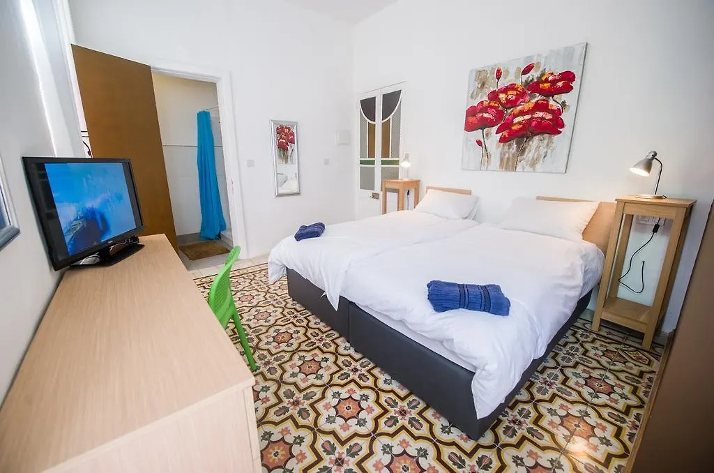 People & Places Sliema Hostal