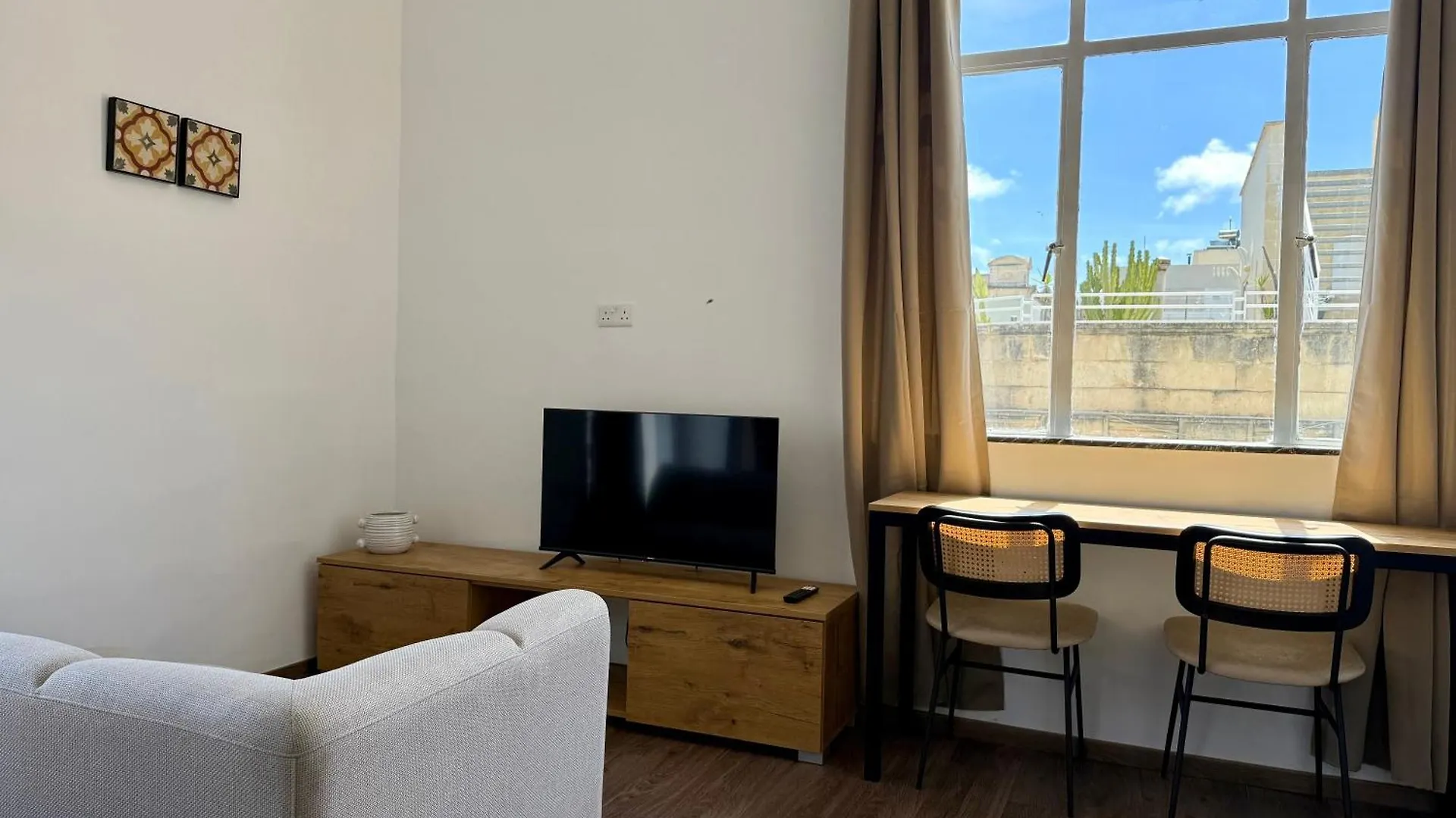 Hostel People & Places Sliema Malta