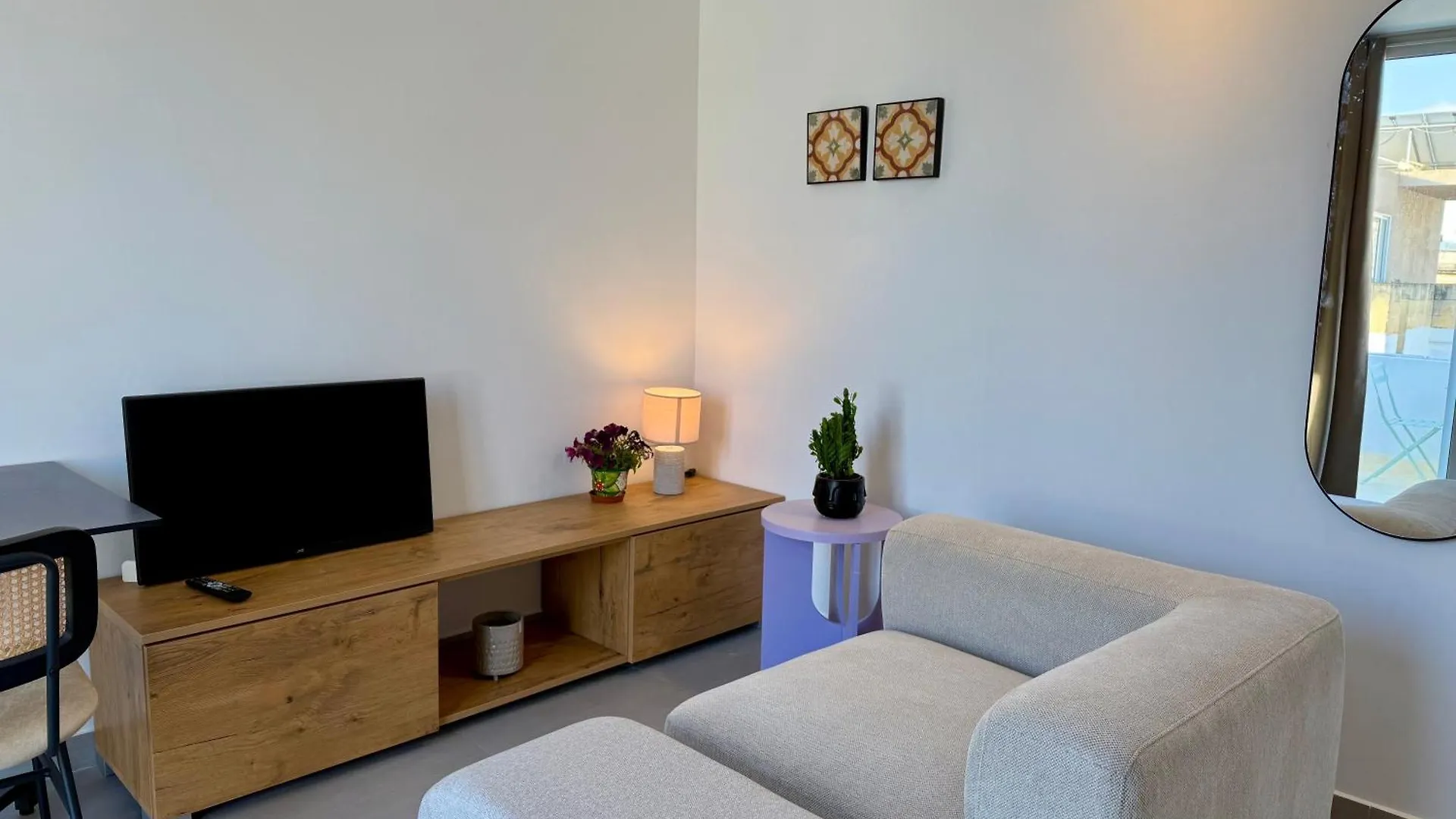 Hostel People & Places Sliema Malta