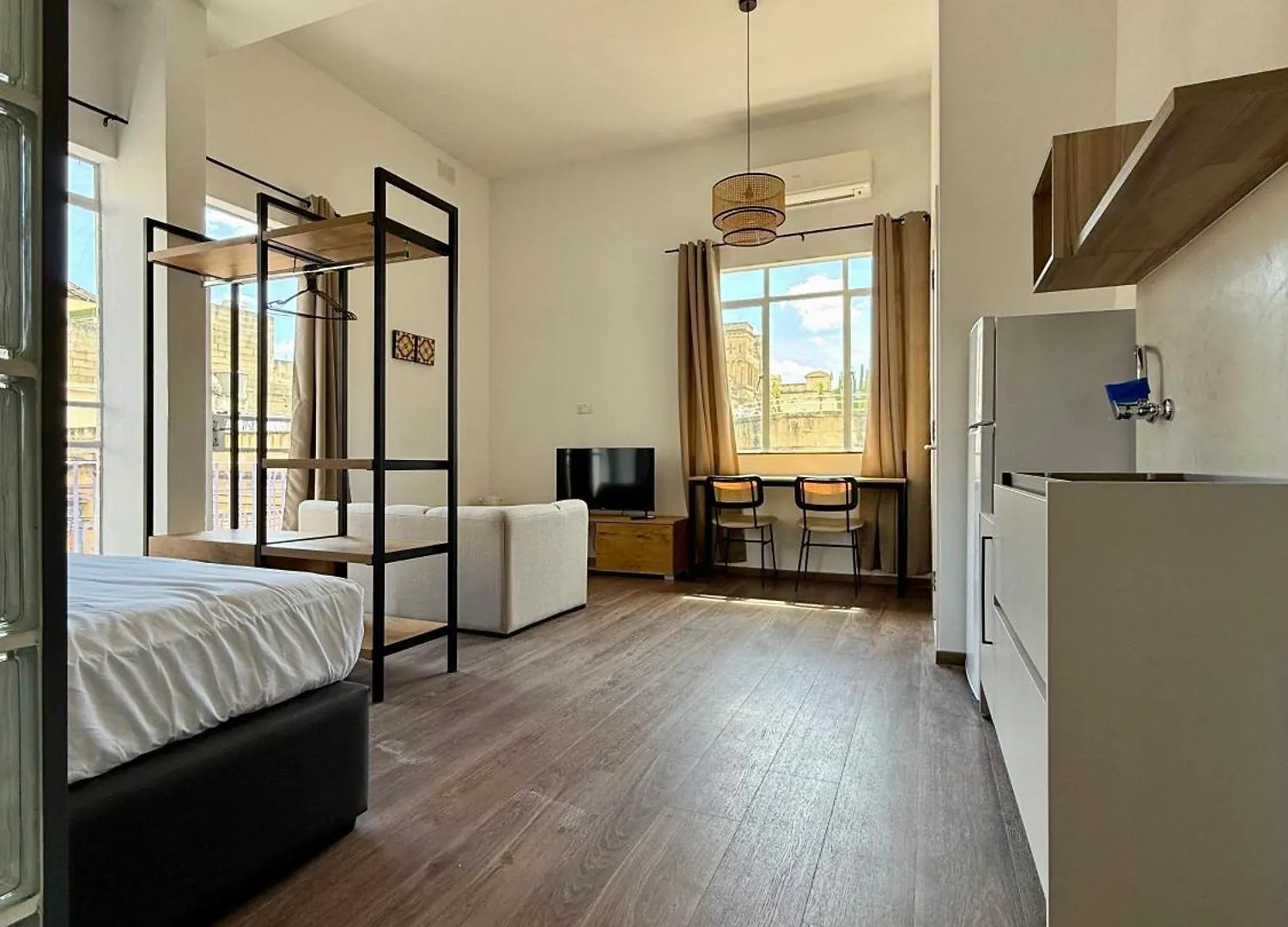 Hostel People & Places Sliema