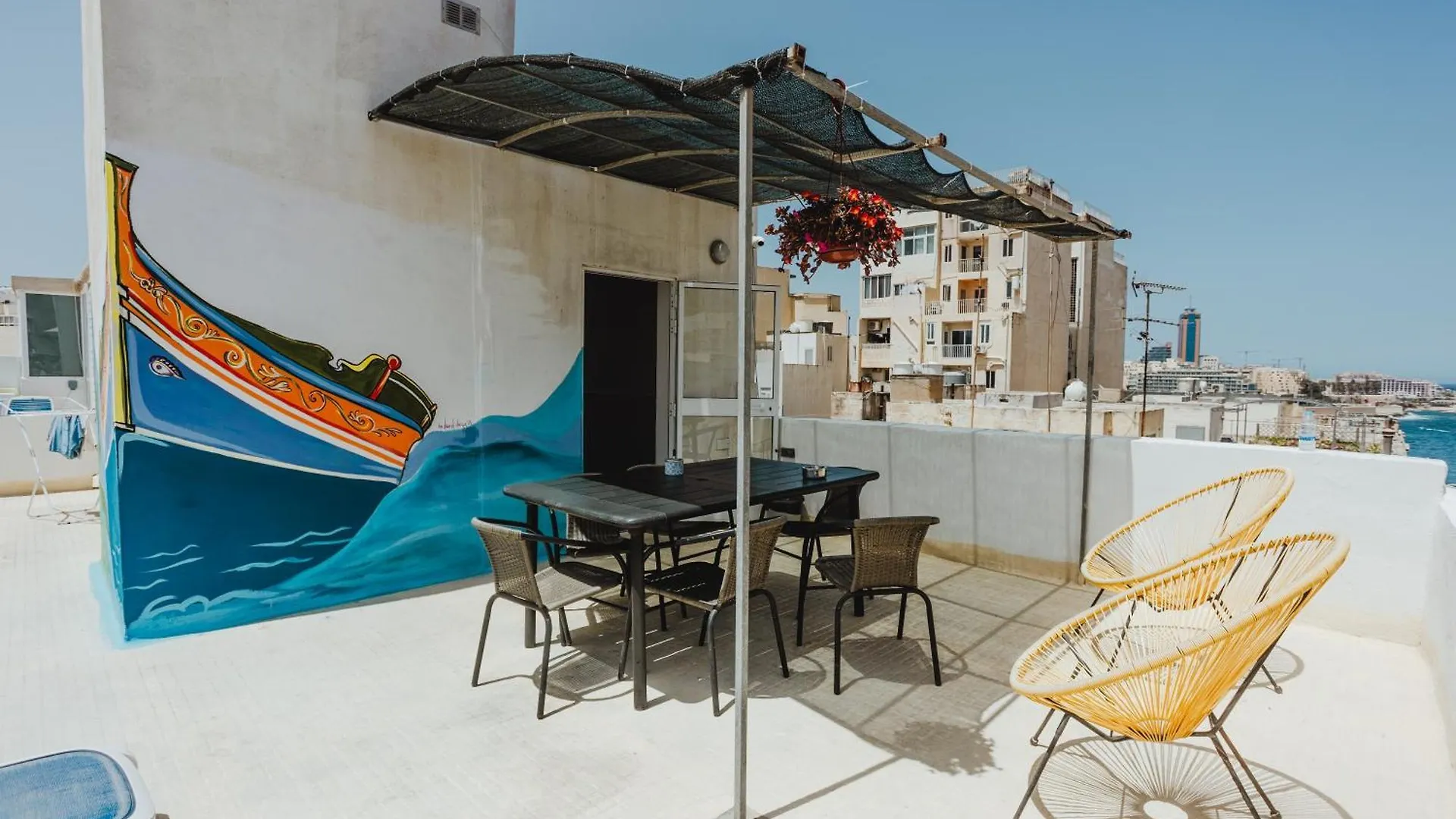 Hostel People & Places Sliema