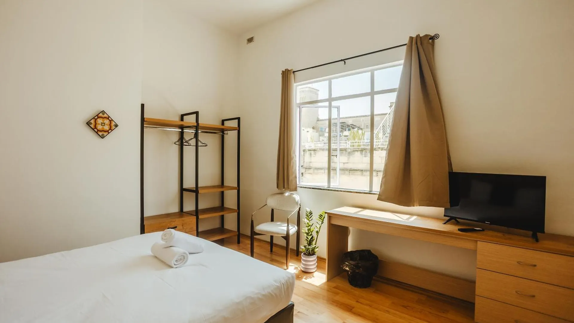 Hostel People & Places Sliema Malta