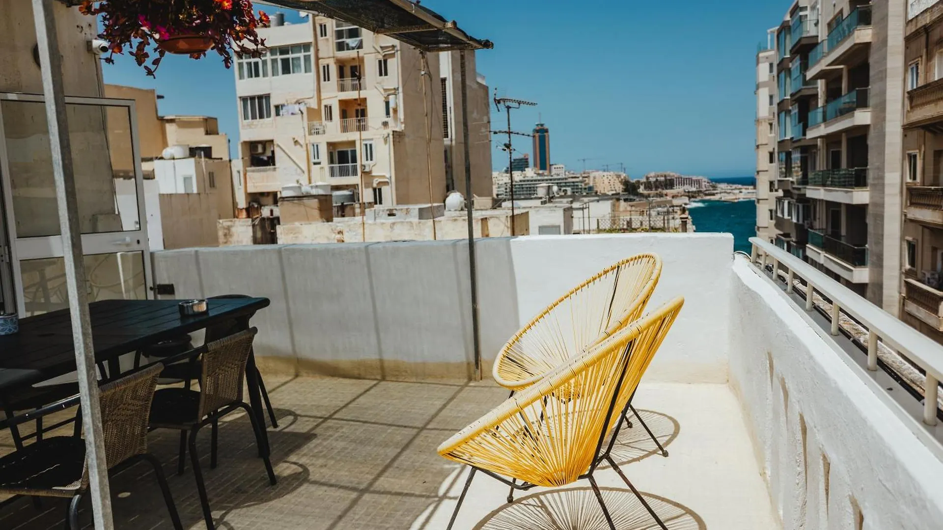 People & Places Sliema 0*,  Malta