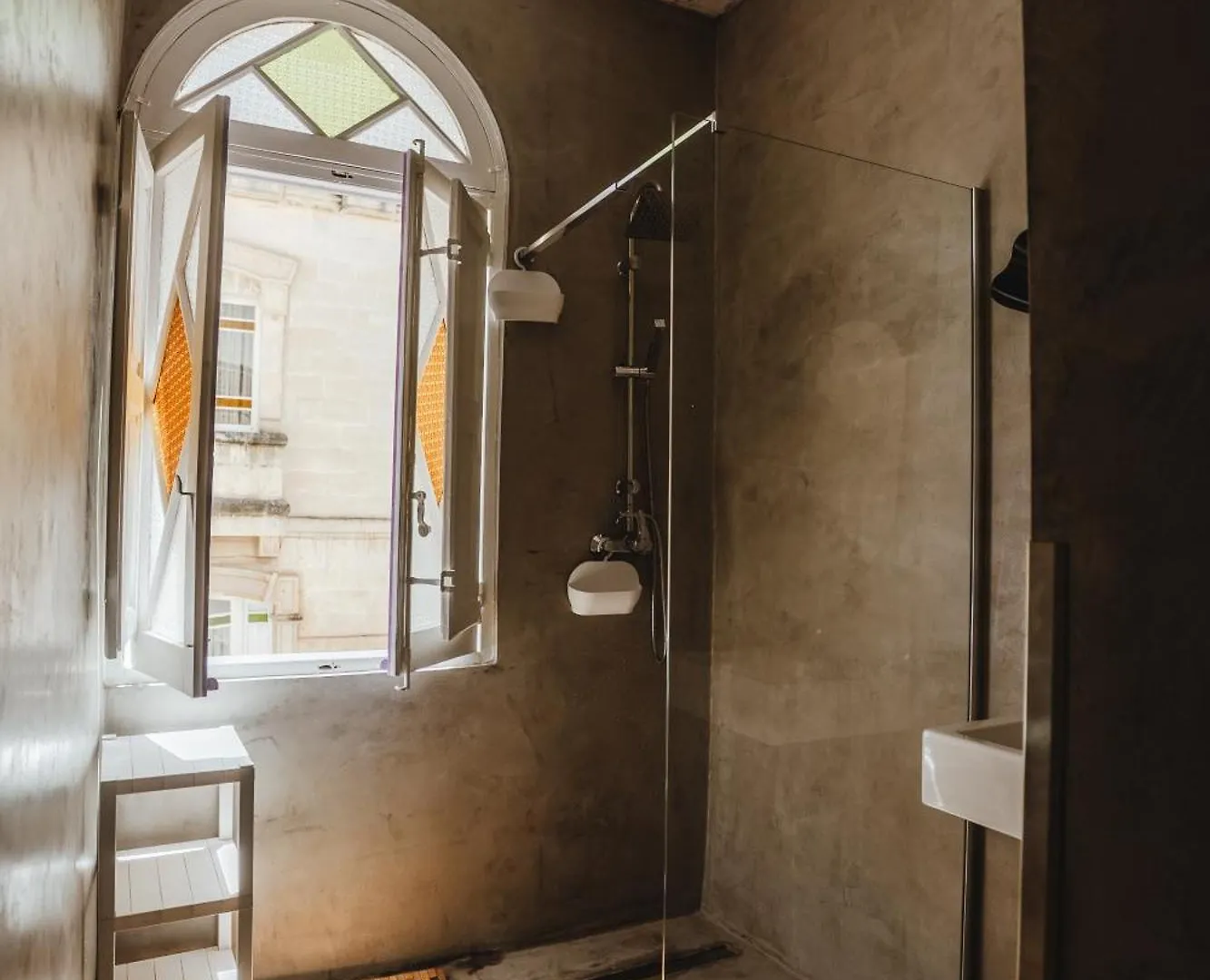 Hostel People & Places Sliema