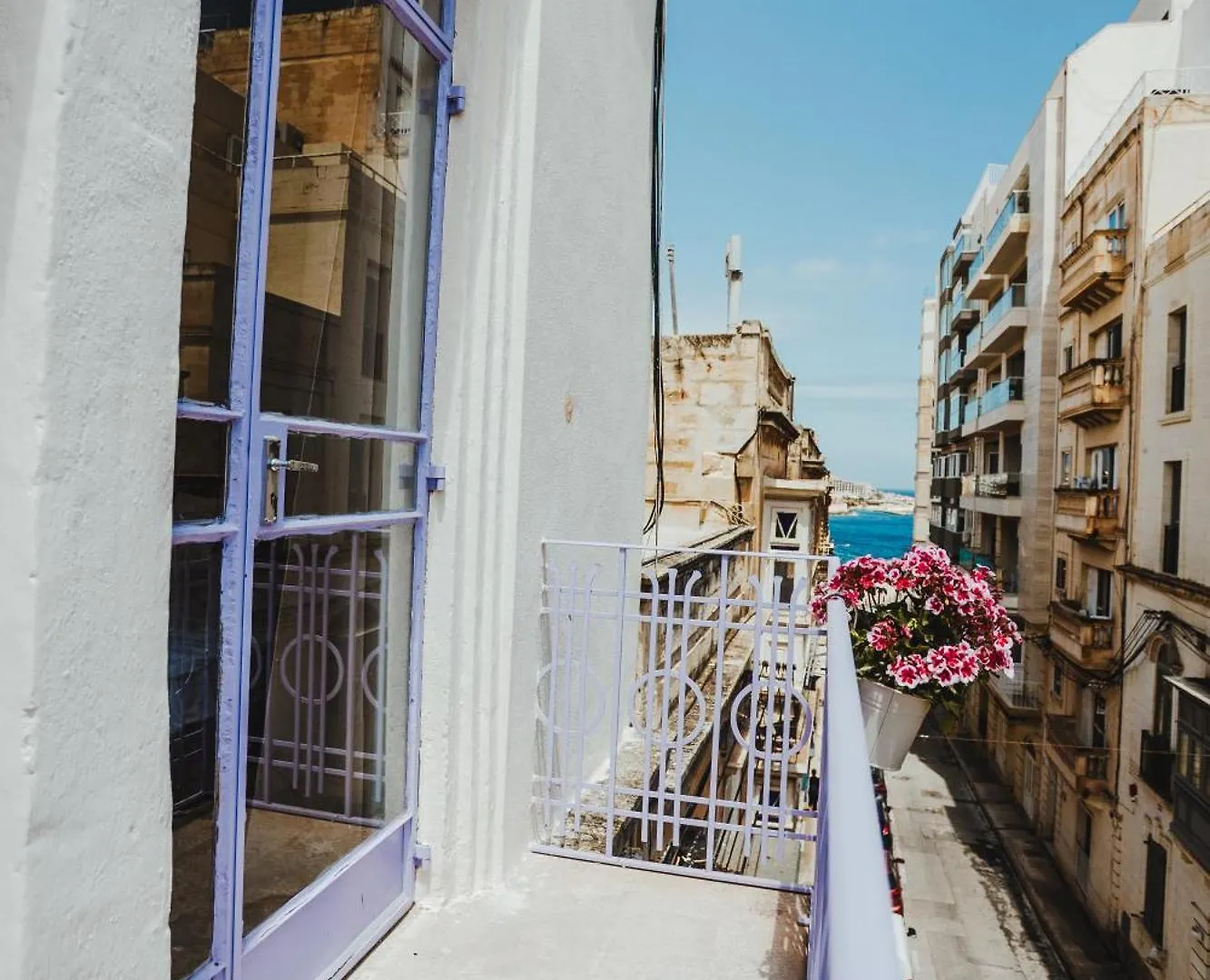 People & Places Sliema Hostel