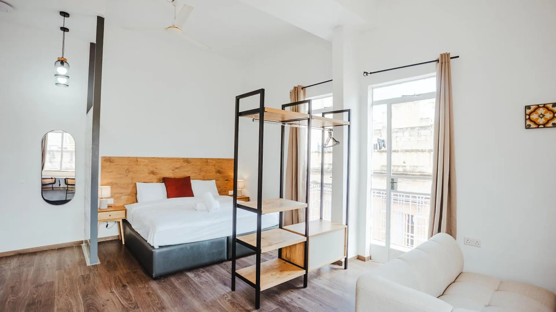 Hostel People & Places Sliema